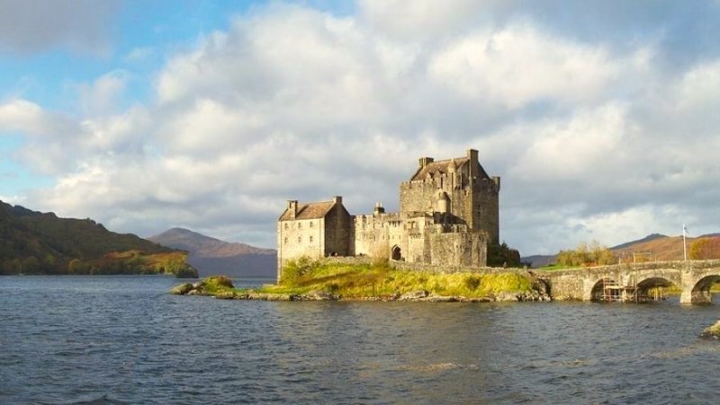 Schloss in Schottland am Wasser