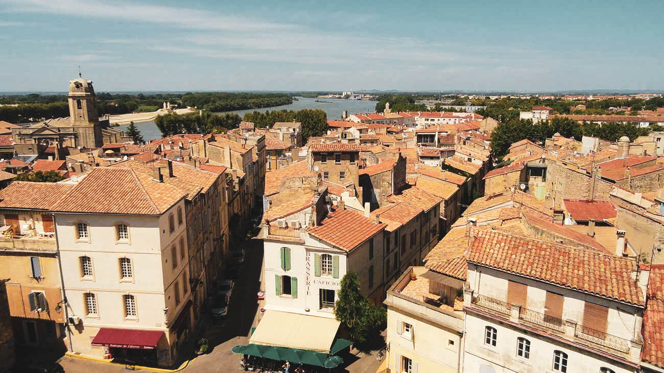 Vista della città di Arles dall'alto