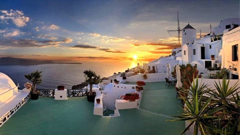 Griechische Häuser im Sonnenuntergang