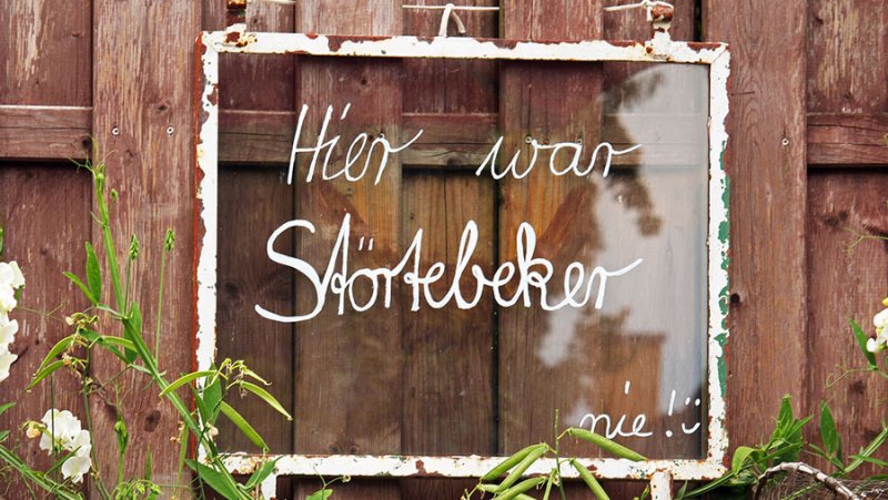 Witziges Schild mit Referenz zu Störtebeker