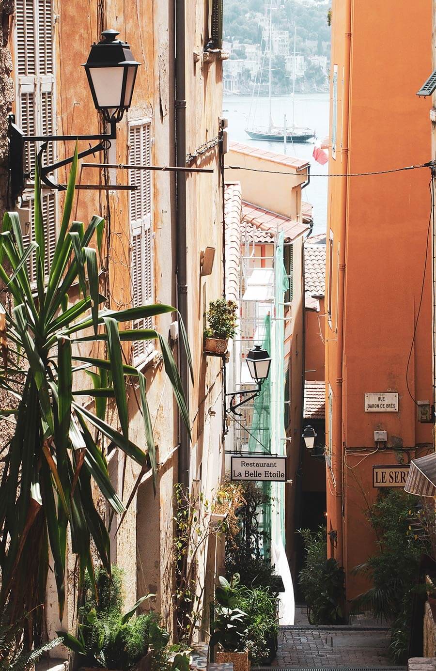 Enge Gasse in Villefranche-Sur-Mer